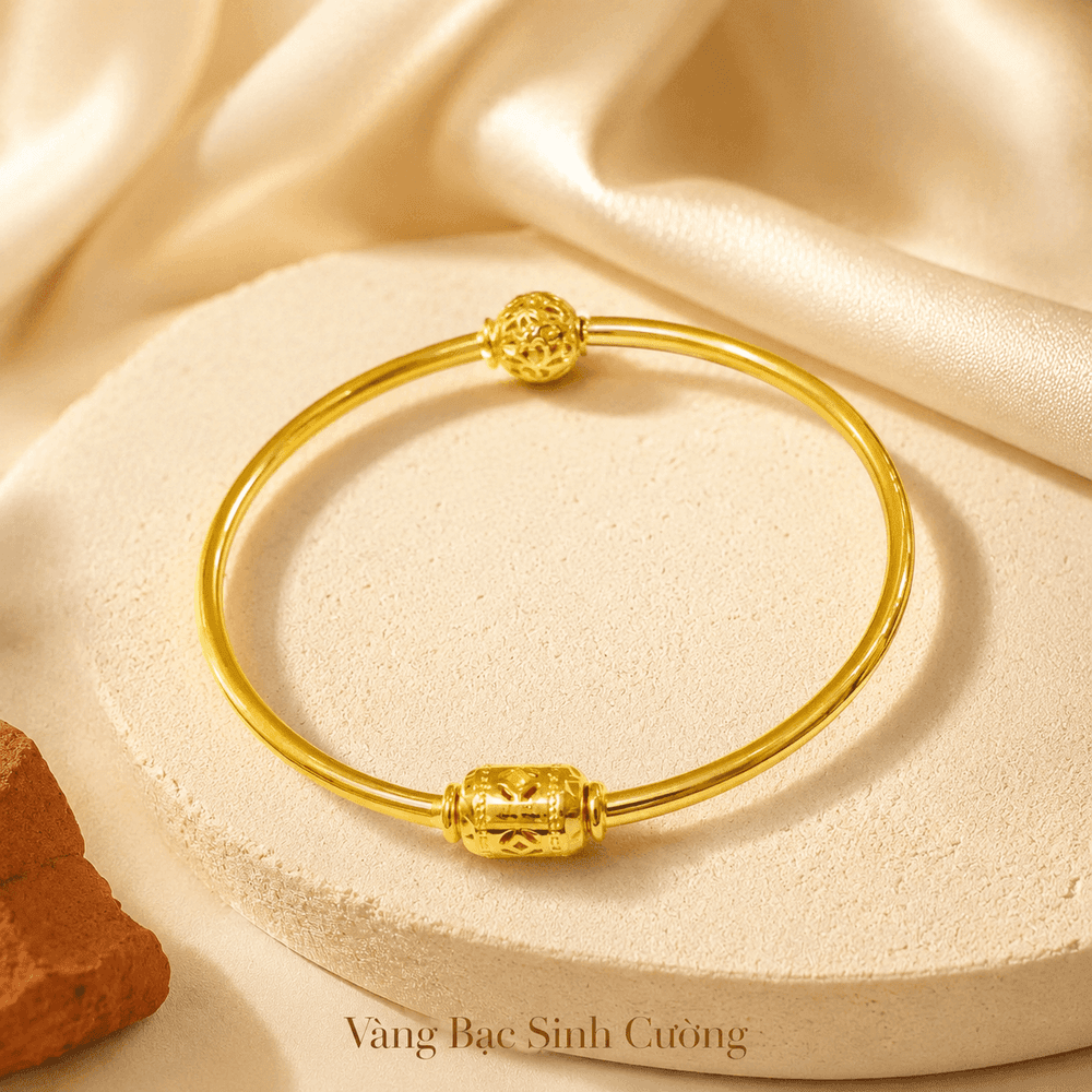 Vòng Tay Vàng 10K Charm Trụ Chạm Khắc – Heritage Gold — Vàng tây 10K